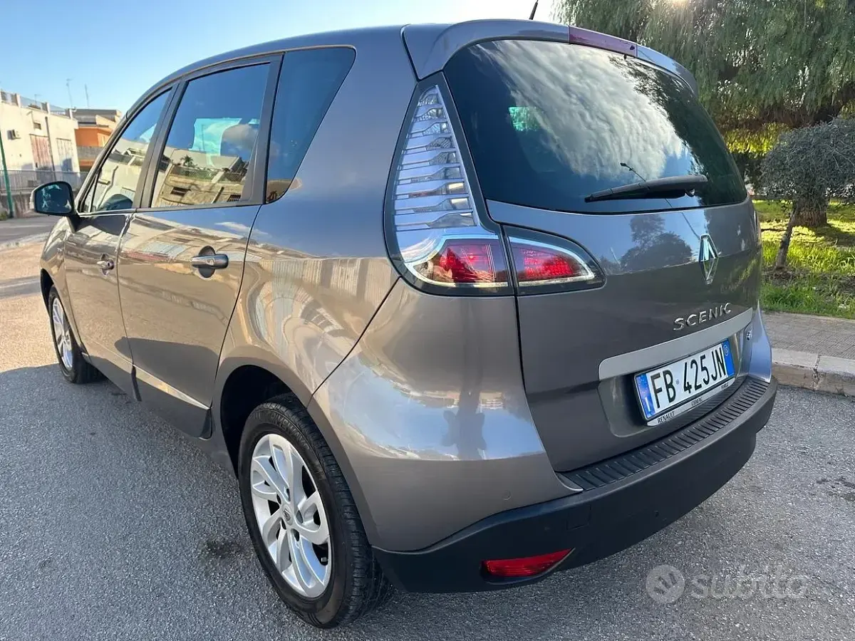 Usata Renault Scenic E-Tech 110 CV (80 kW) 2015 Grigio Monovolume