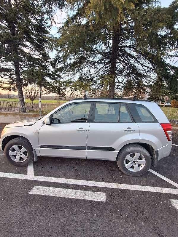 Usata Suzuki Grand Vitara 129 CV (94 kW) 2006 Argento SUV