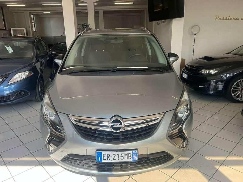 Usata Opel Zafira Tourer Cosmo 131 CV (96 kW) 2013 Grigio Monovolume
