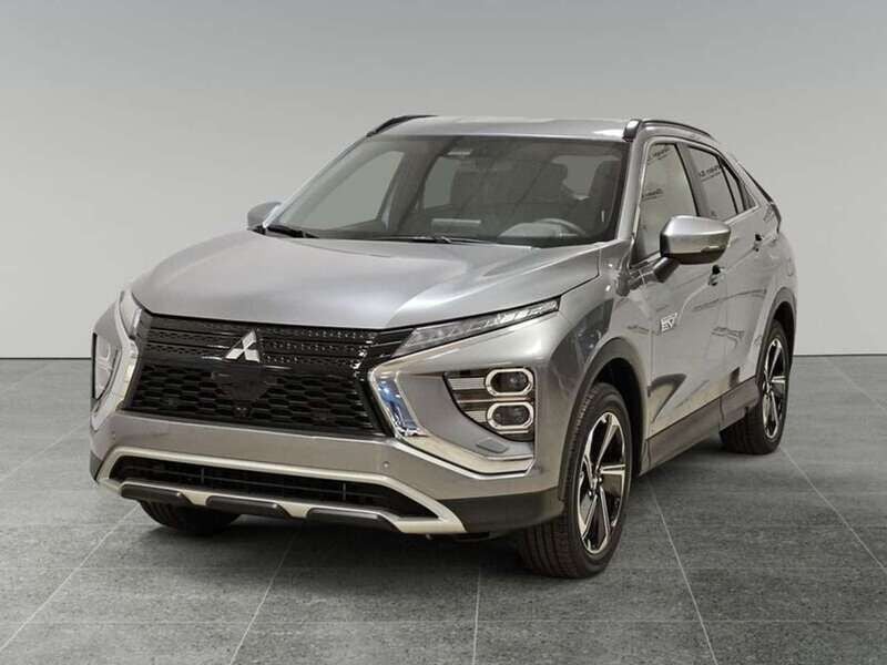 Grigio Usata 2022 Mitsubishi Eclipse Cross Instyle SUV | 34.400 € - Immagine 1/4