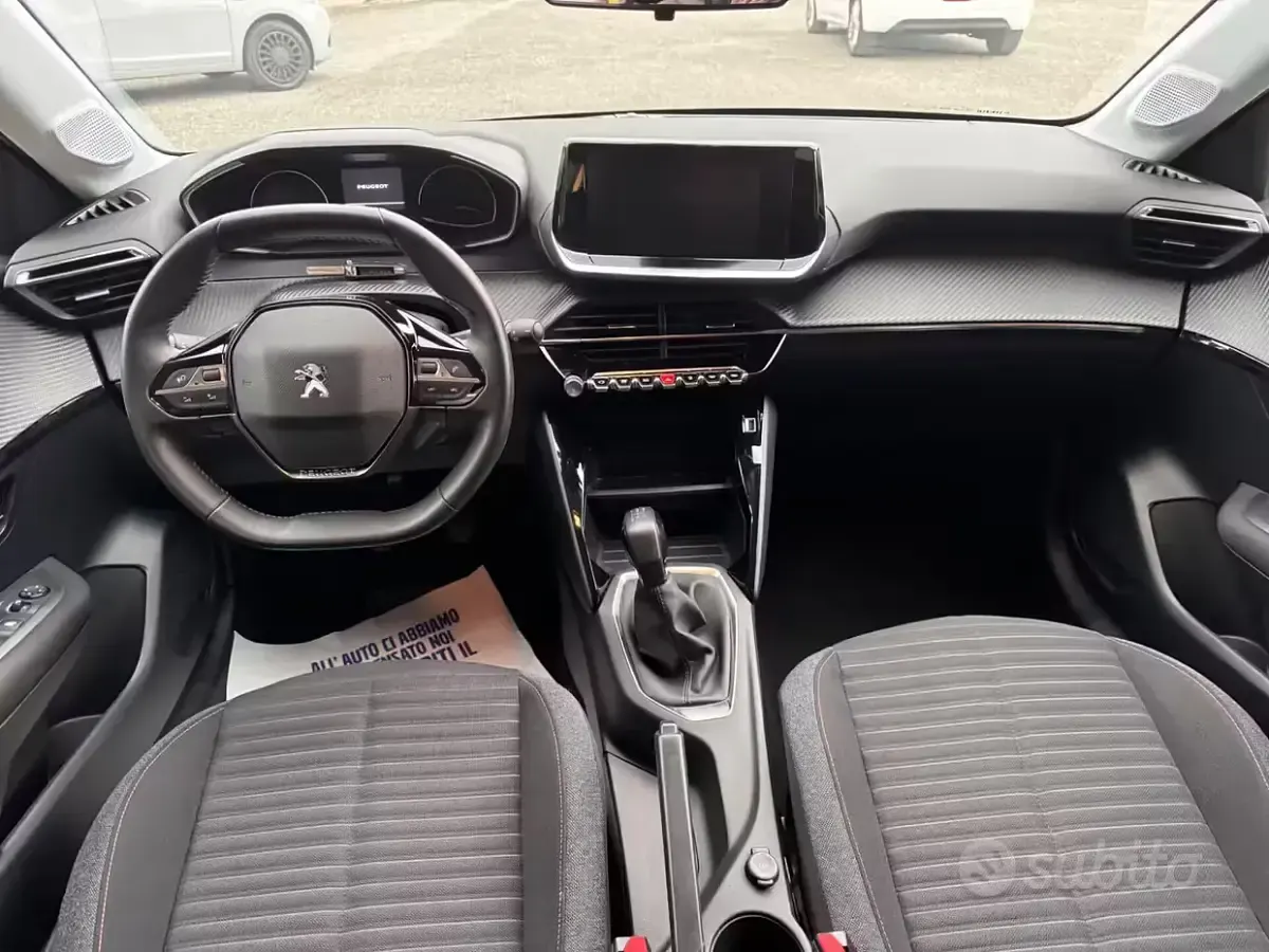 Begagnad Peugeot 208 Allure 75 HK (55 kW) 2022 Gul Halvkombi