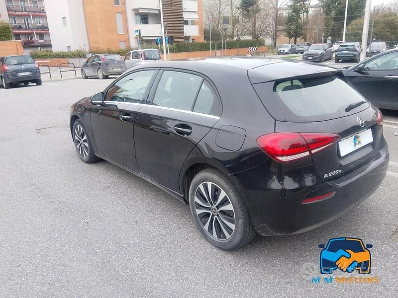 Usata Mercedes A250 Premium 160 CV (117 kW) 2021 Nero Berlina
