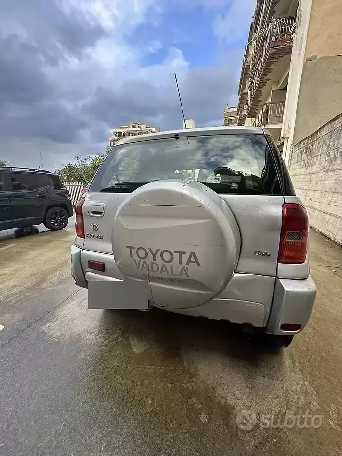 Usado Toyota RAV4 116 CV (85 kW) 2003 SUV