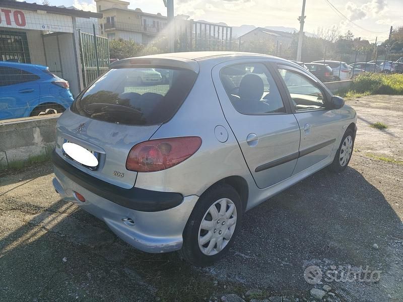 Usata Peugeot 206 74 CV (54 kW) 2005 Blu Berlina
