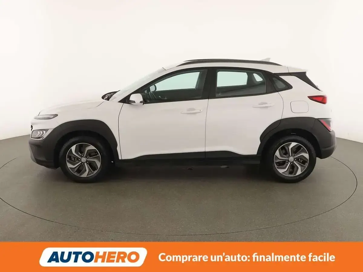 Usata Hyundai Kona 105 CV (77 kW) 2023 Bianco SUV