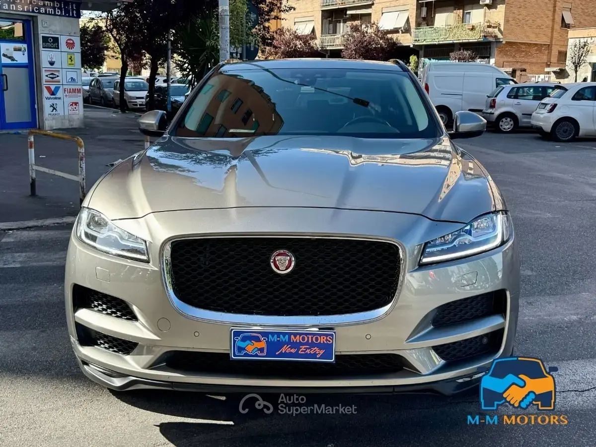 Usata Jaguar F-Pace Portfolio 300 CV (220 kW) 2020 Oro SUV