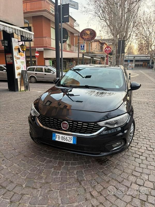 Usata Fiat Tipo 120 CV (88 kW) 2016 Nero Berlina