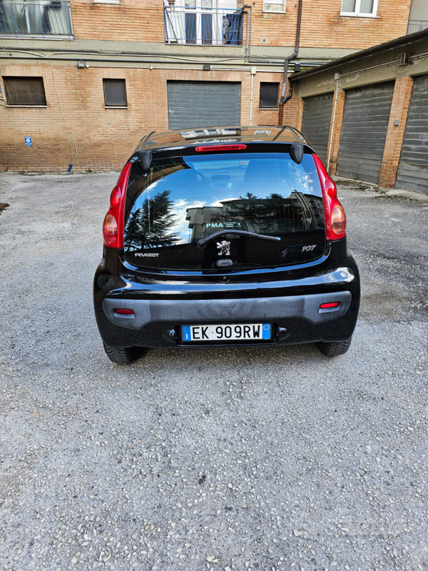 Usato 2009 Peugeot 107 Benzin (4.700 €)