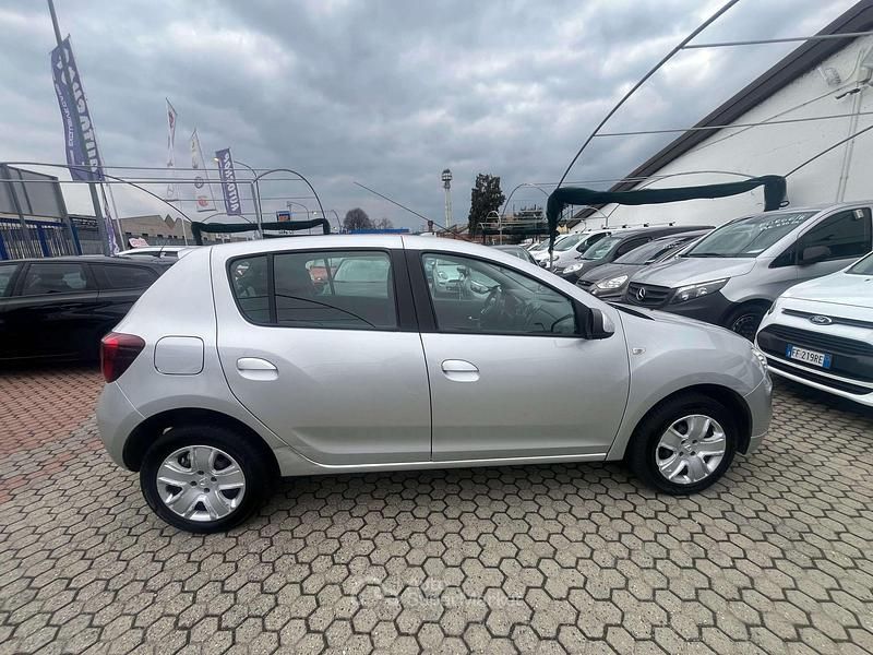 Usata Dacia Sandero Ambiance 90 CV (66 kW) 2017 Grigio Utilitaria
