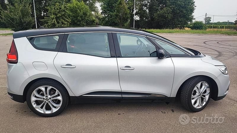 Usata Renault Grand Scénic IV 120 CV (88 kW) 2020 Grigio Monovolume