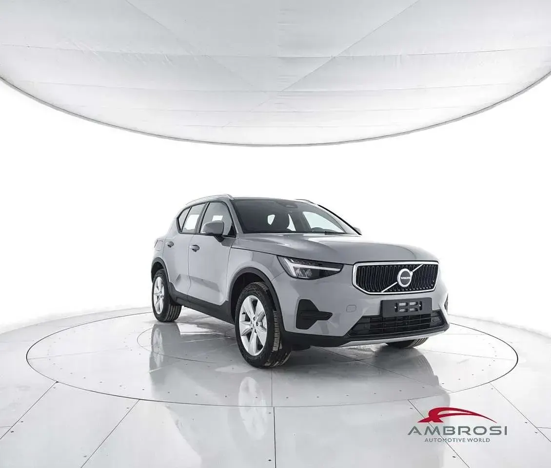 Nuova Volvo XC40 Core 163 CV (119 kW) 2026 Vapour grey SUV