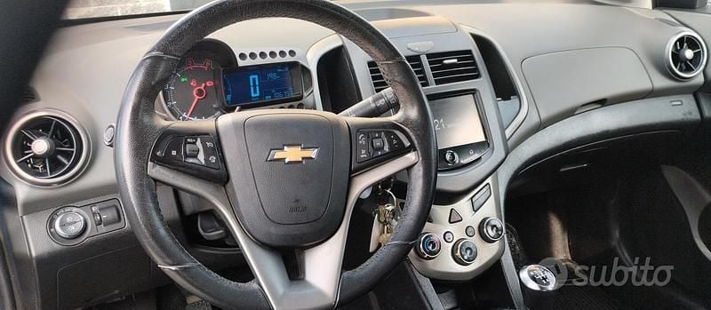 Usata Chevrolet Aveo 75 CV (55 kW) 2012 Blu Utilitaria