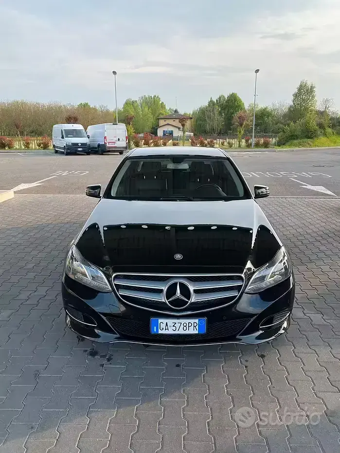Usata Mercedes E220 Premium 170 CV (125 kW) 2013 Nero Berlina