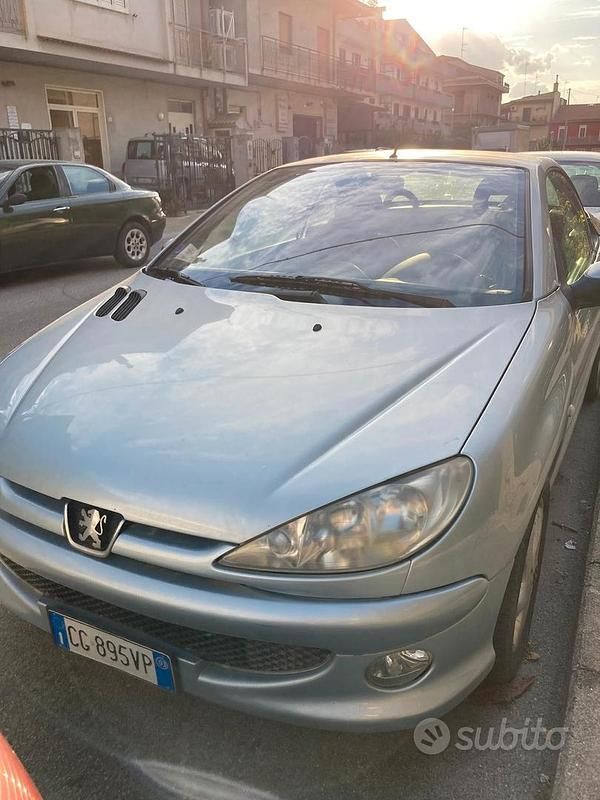 Usata 2003 Peugeot 206 CC Cabrio | 1800 € (Buon prezzo) - Immagine 1/4
