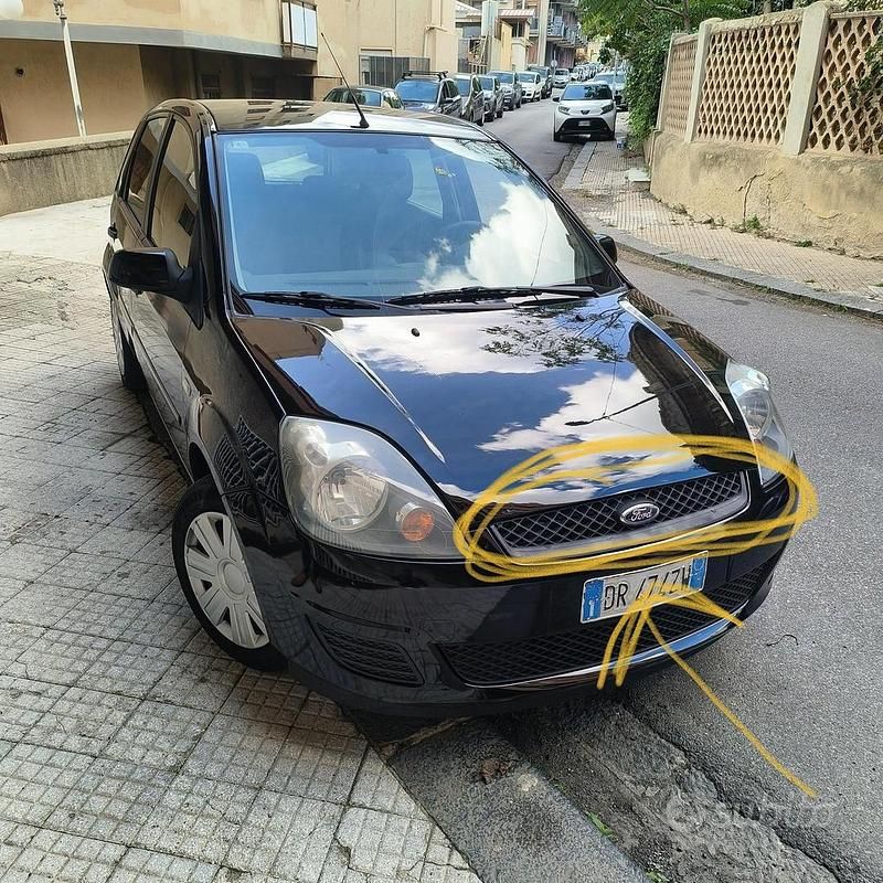 Usata Ford Fiesta 68 CV (50 kW) 2008 Nero Utilitaria