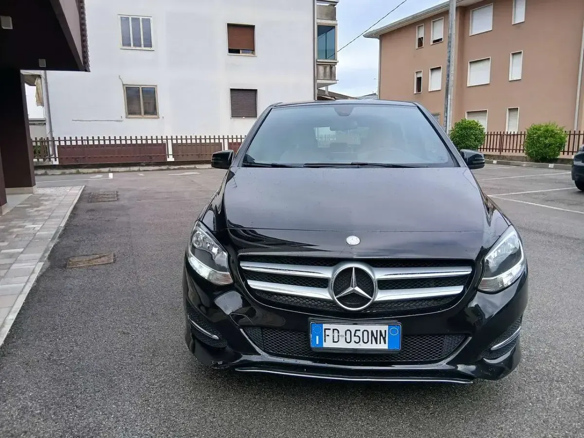 Usata Mercedes B180 Executive 109 CV (80 kW) 2016 Met Monovolume