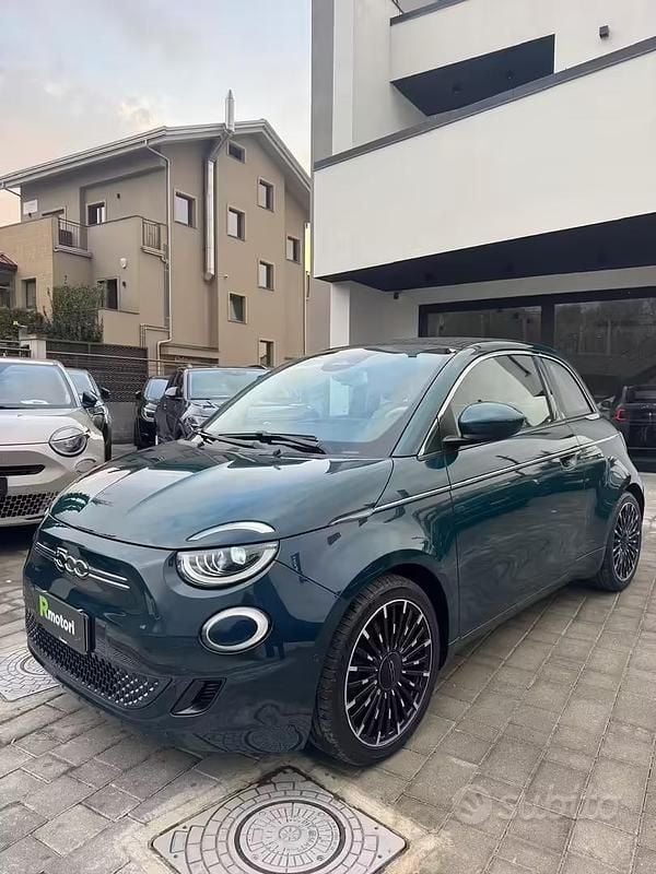 Usata Fiat 500e La Prima 86 kW (118 CV) 2021 Bianco Cabrio