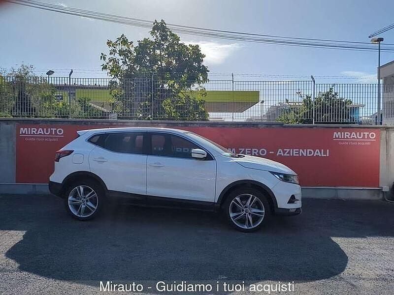 Usata Nissan Qashqai N-Motion 140 CV (102 kW) 2020 Bianco SUV