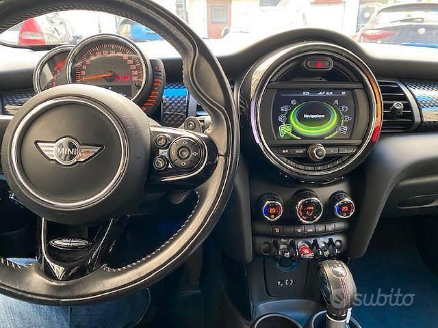 Begagnad Mini Cooper SD Hype 170 HK (125 kW) 2017 Halvkombi