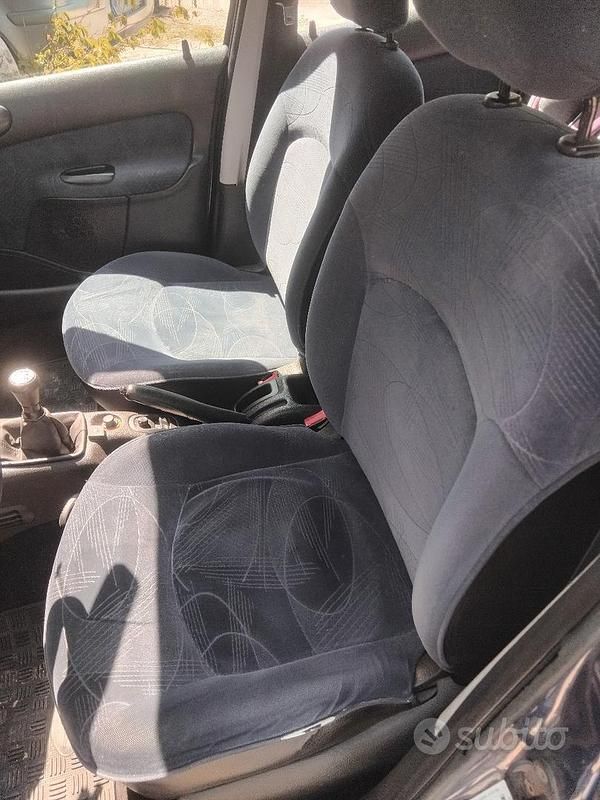 Usata Peugeot 206 60 CV (44 kW) 2001 Blu Berlina