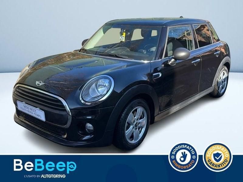 Usata Mini ONE 75 CV (55 kW) 2016 Nero pastello Utilitaria