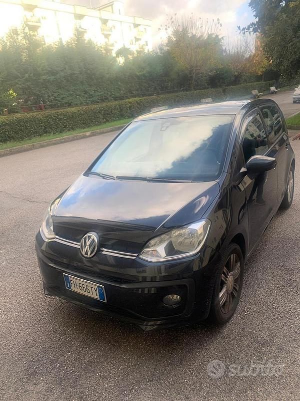 Nero Usata 2017 VW up! Due volumi | 7500 € (Buon prezzo) - Immagine 1/2