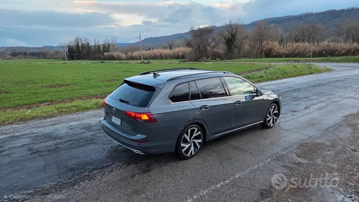 Usata VW Golf VIII 131 CV (96 kW) 2021 Grigio Station wagon