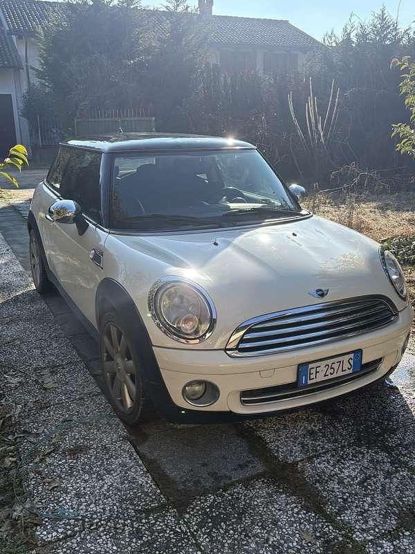 Usata Mini Cooper 120 CV (88 kW) 2010 Beige Utilitaria