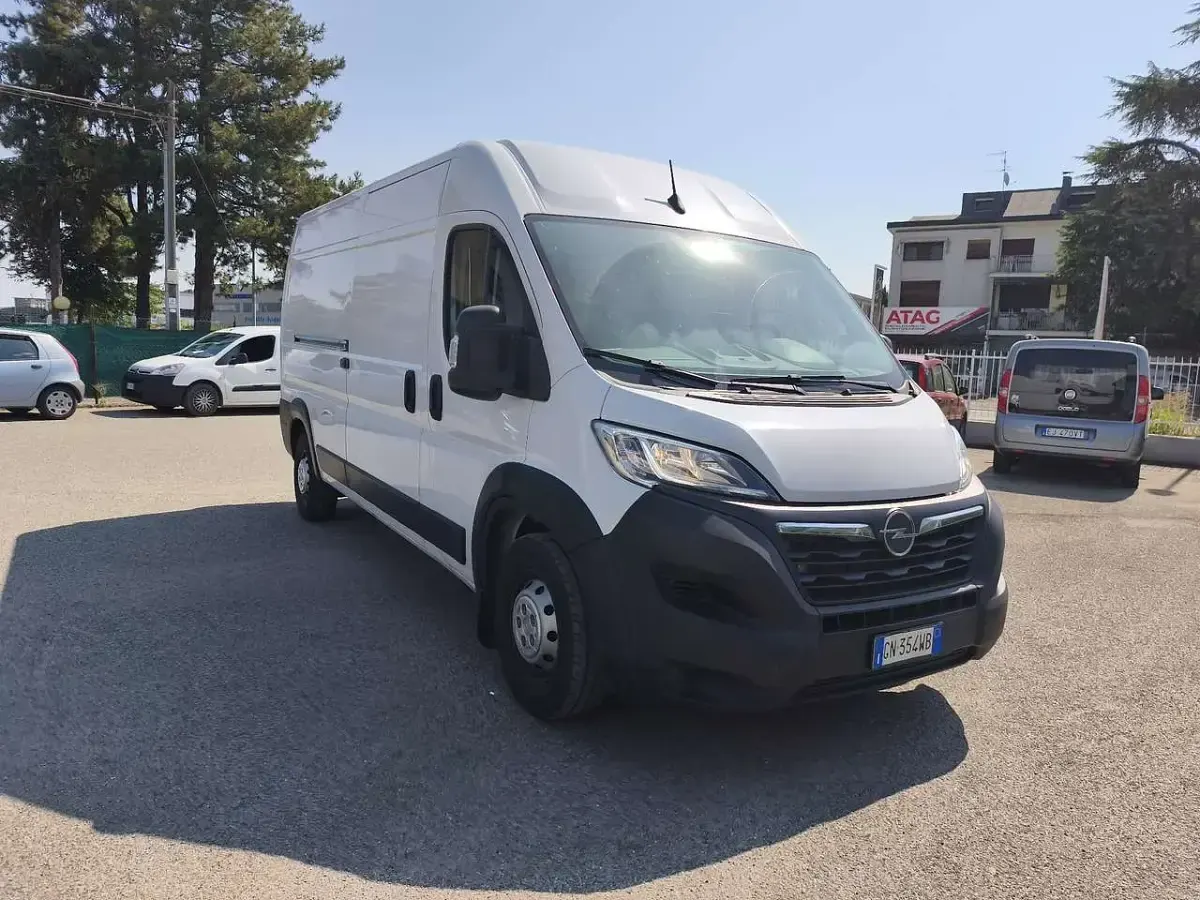 Usata Opel Movano 165 CV (121 kW) 2023 Bianco Furgone