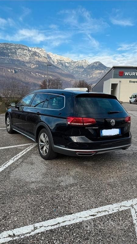 Usata VW Passat 190 CV (139 kW) 2018 Nero Station wagon