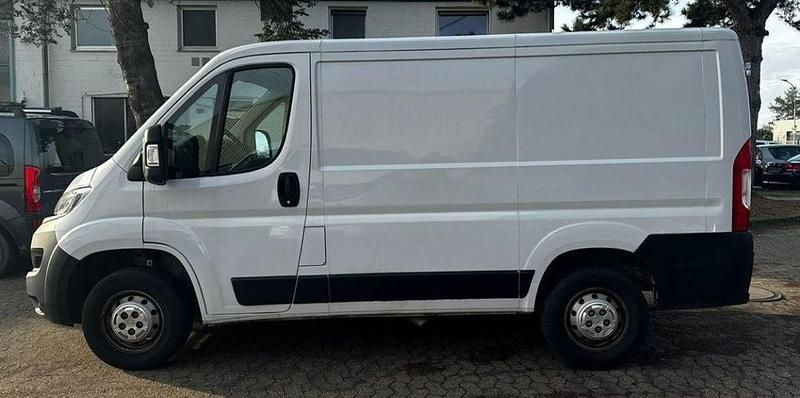 Usata Opel Movano 140 CV (102 kW) 2023 Station wagon