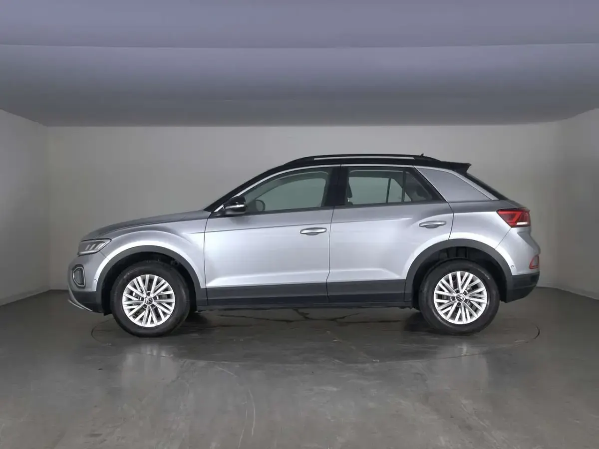Usata VW T-Roc Life 116 CV (85 kW) 2025 Pyrit silver metallizzato nero SUV