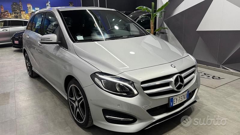 Usata Mercedes B200 Premium 136 CV (100 kW) 2015 Grigio Monovolume
