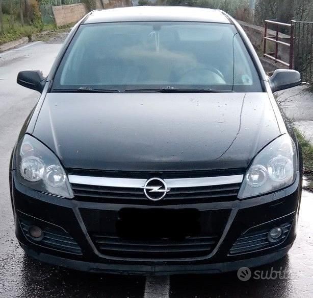 Usata Opel Astra 120 CV (88 kW) 2005 Nero Utilitaria