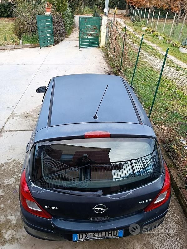 Usata Opel Corsa Eco 75 CV (55 kW) 2009 Blu Berlina