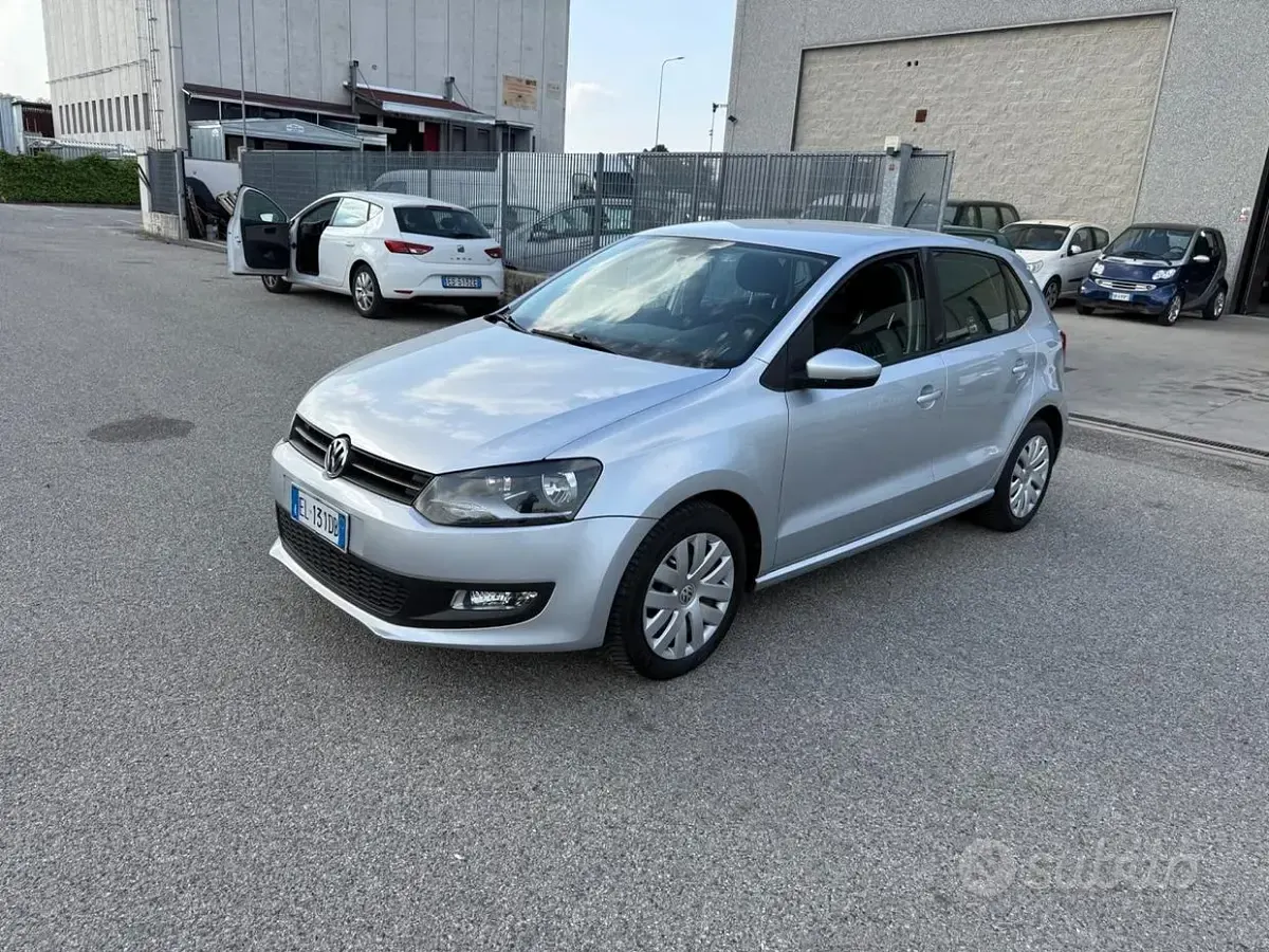 Usata VW Polo Comfortline 70 CV (51 kW) 2012 Grigio Utilitaria