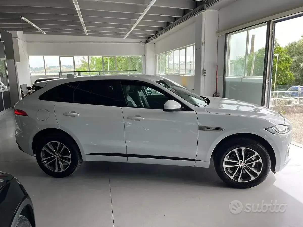 Usata Jaguar F-Pace R-Sport 180 CV (132 kW) 2017 Bianco SUV