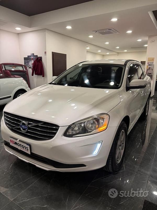 Usata Volvo XC60 Kinetic 149 CV (109 kW) 2015 Bianco SUV
