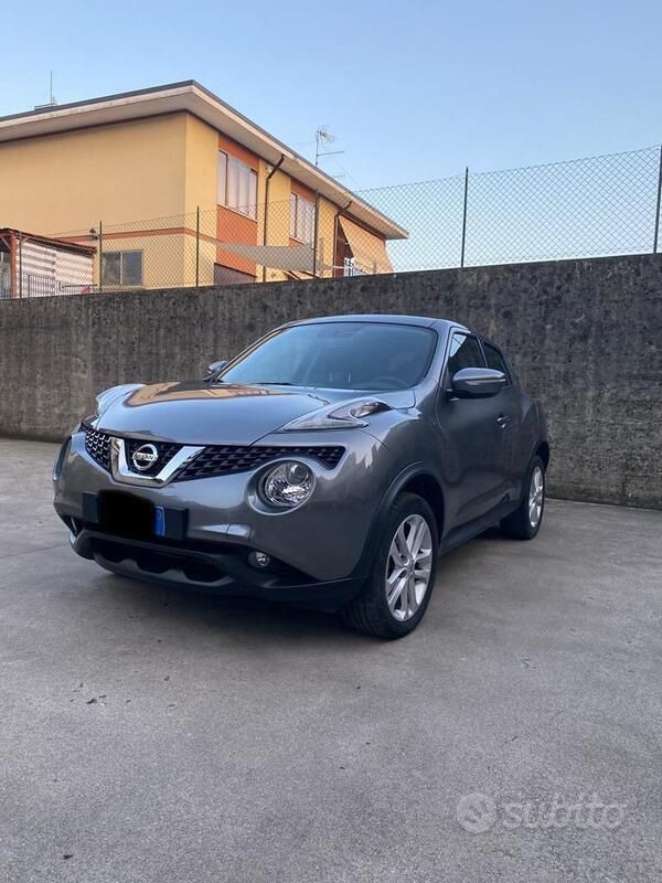 Grigio Usata 2017 Nissan Juke SUV | 12.500 € (Buon prezzo) - Immagine 1/4