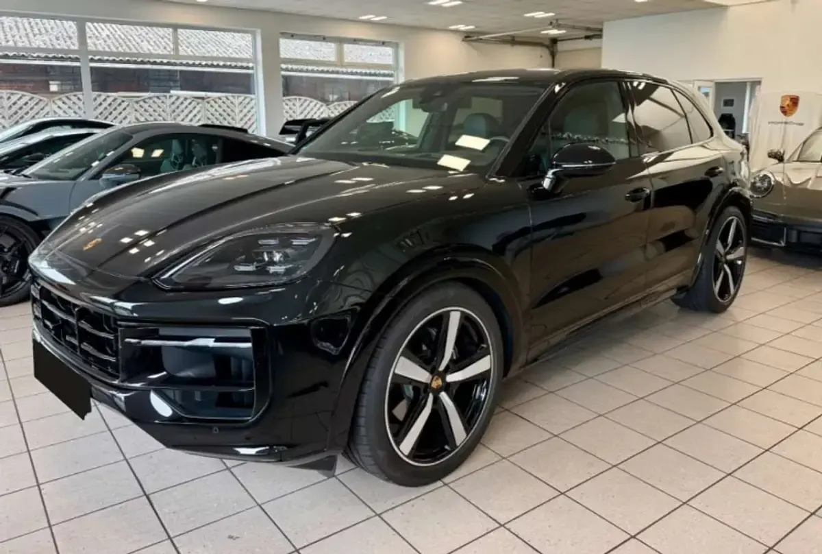 Usata Porsche Cayenne 354 CV (260 kW) 2023 Nero SUV