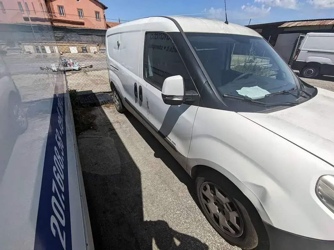 Usata Fiat Doblò Active 103 CV (75 kW) 2016 Bianco Monovolume