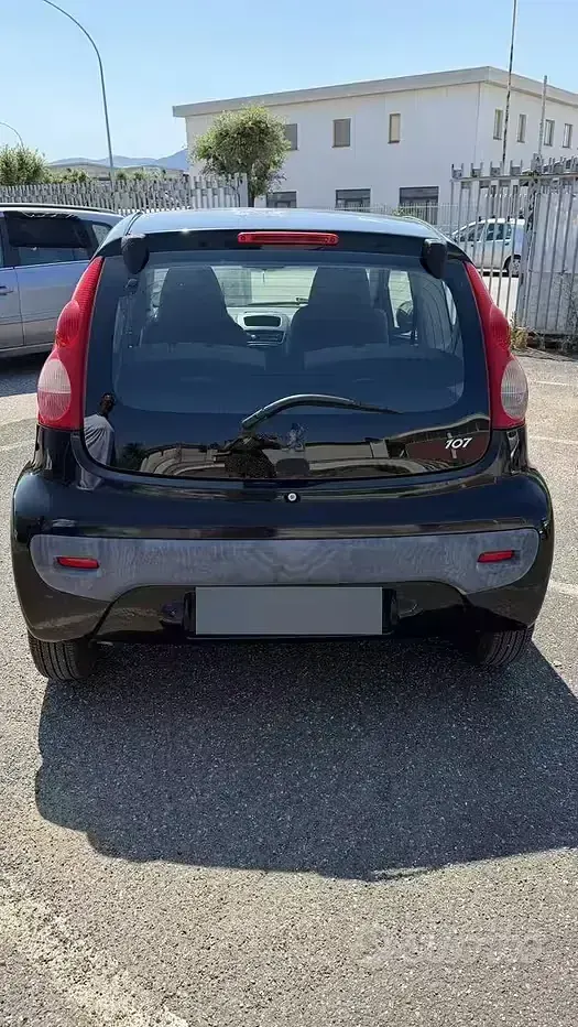 Usata Peugeot 107 68 CV (50 kW) 2008 Utilitaria