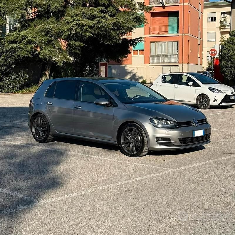 Usata VW Golf VII Highline 125 CV (91 kW) 2017 Grigio Berlina