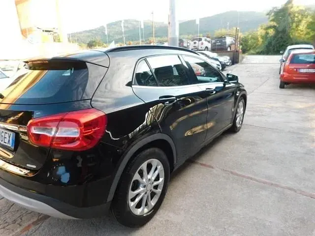 Usata Mercedes GLA200 Premium 135 CV (99 kW) 2016 Nero SUV