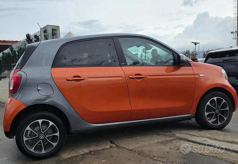Usata Smart ForFour 71 CV (52 kW) 2015 Grigio Utilitaria