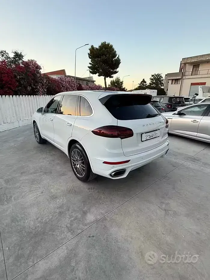 Usata Porsche Cayenne 250 CV (183 kW) 2015 Bianco SUV