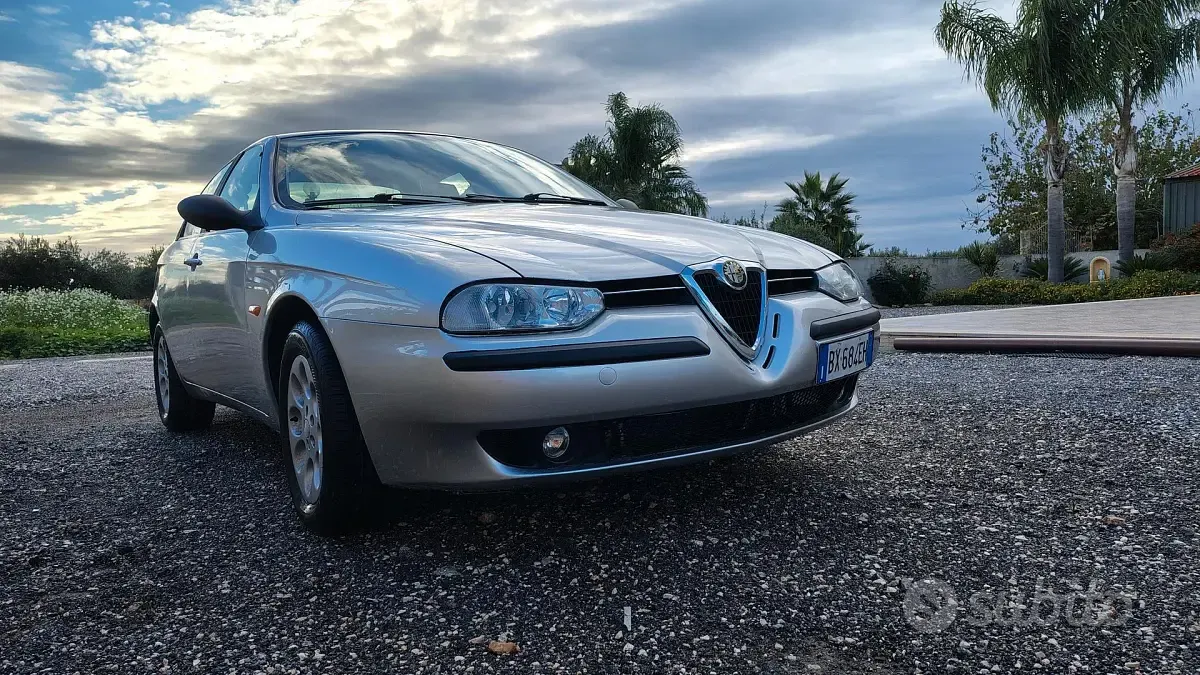 Usata Alfa Romeo 156 140 CV (102 kW) 2001 Grigio Berlina