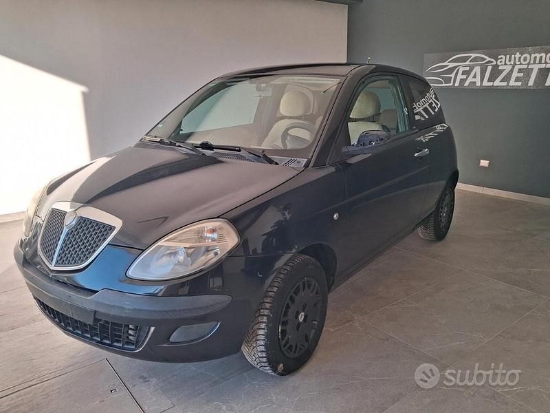 Usata Lancia Ypsilon 60 CV (44 kW) 2005 Nero Utilitaria