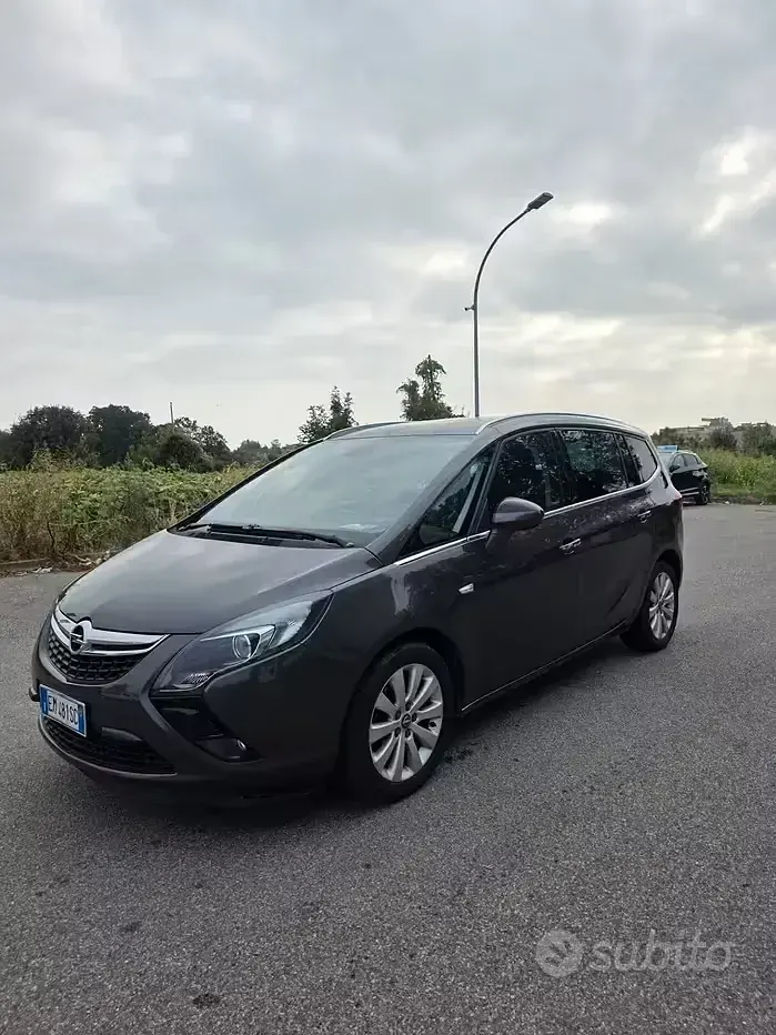 Usata Opel Zafira Tourer Cosmo 150 CV (110 kW) 2013 Nero Monovolume