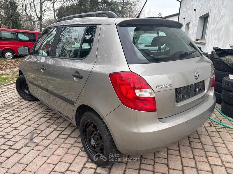 Usata Skoda Fabia 86 CV (63 kW) 2014 Gray Berlina